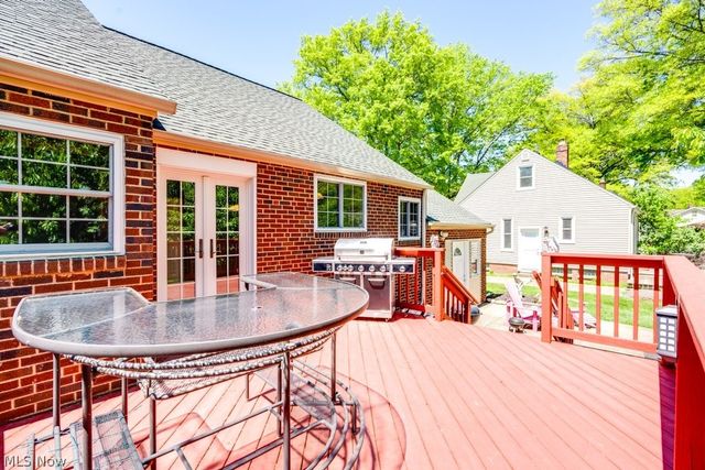 3241 W 231st Street, North Olmsted, OH 44070