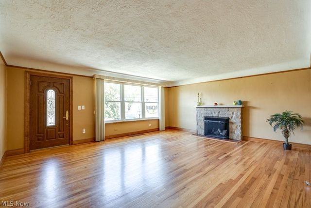 3241 W 231st Street, North Olmsted, OH 44070
