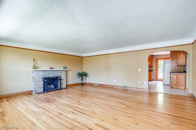 3241 W 231st Street, North Olmsted, OH 44070