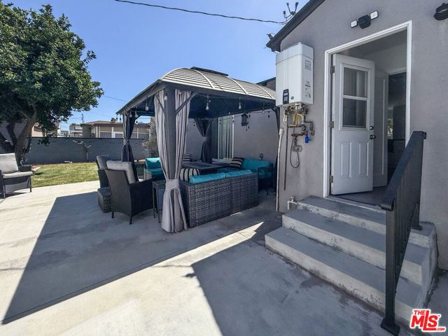 10930 Crossdale Avenue, Downey, CA 90241