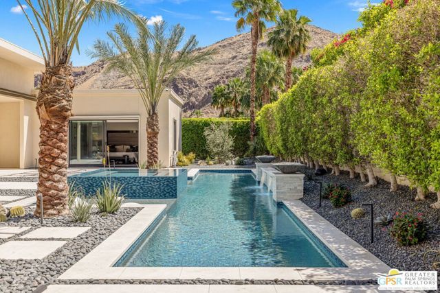 1045 Bella Vista, Palm Springs, CA 92264