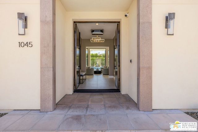 1045 Bella Vista, Palm Springs, CA 92264