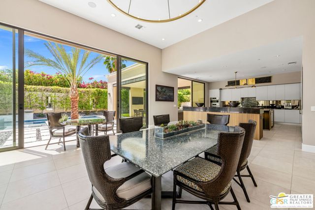 1045 Bella Vista, Palm Springs, CA 92264