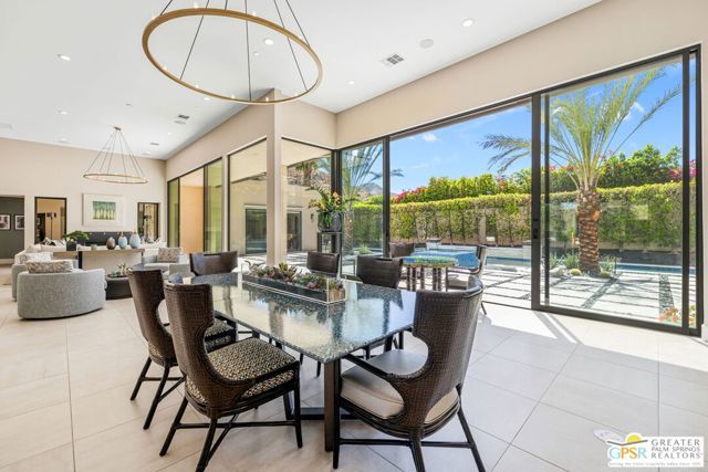 1045 Bella Vista, Palm Springs, CA 92264