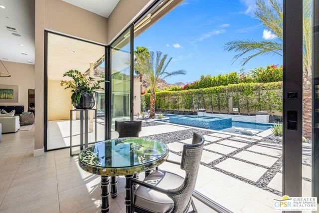 1045 Bella Vista, Palm Springs, CA 92264