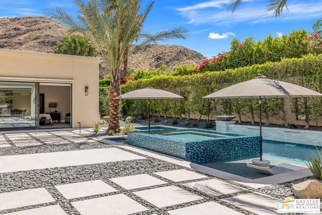 1045 Bella Vista, Palm Springs, CA 92264