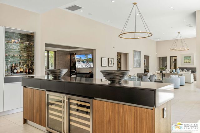 1045 Bella Vista, Palm Springs, CA 92264