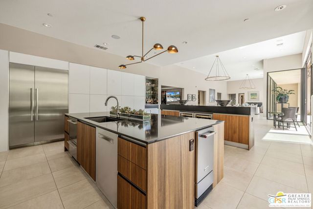 1045 Bella Vista, Palm Springs, CA 92264