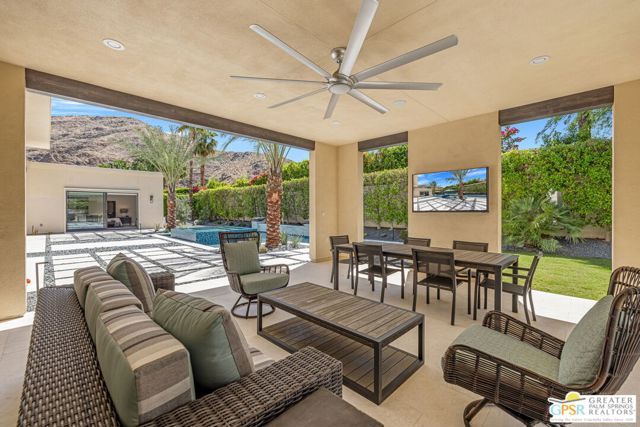 1045 Bella Vista, Palm Springs, CA 92264