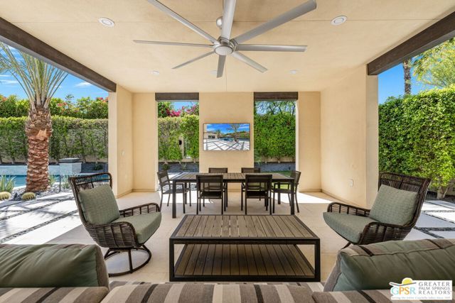1045 Bella Vista, Palm Springs, CA 92264