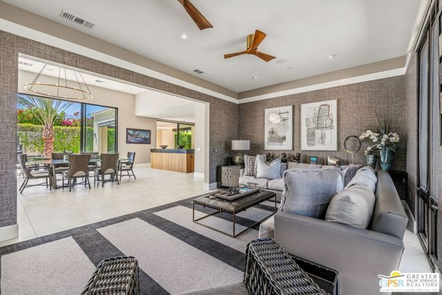 1045 Bella Vista, Palm Springs, CA 92264