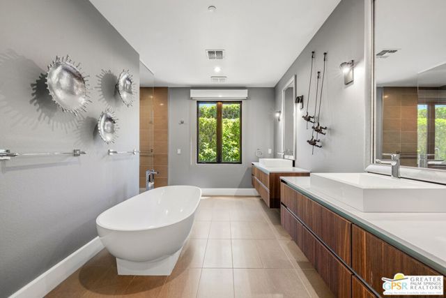 1045 Bella Vista, Palm Springs, CA 92264