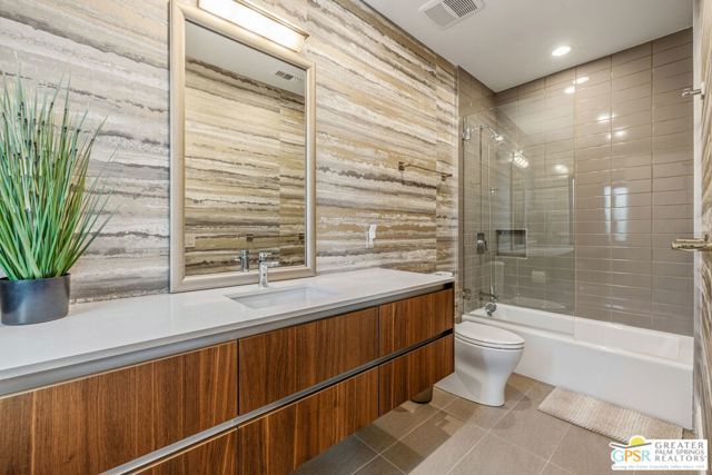 1045 Bella Vista, Palm Springs, CA 92264