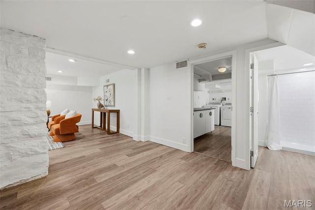 7747 Mohawk Place, Clayton, MO 63105
