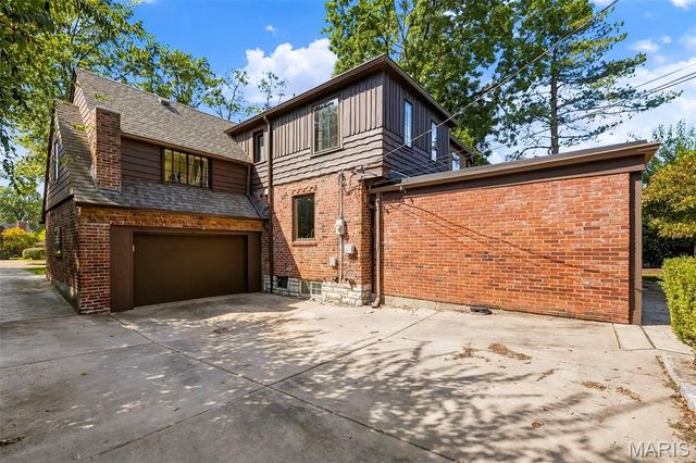 7747 Mohawk Place, Clayton, MO 63105