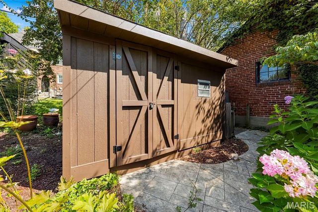 7747 Mohawk Place, Clayton, MO 63105