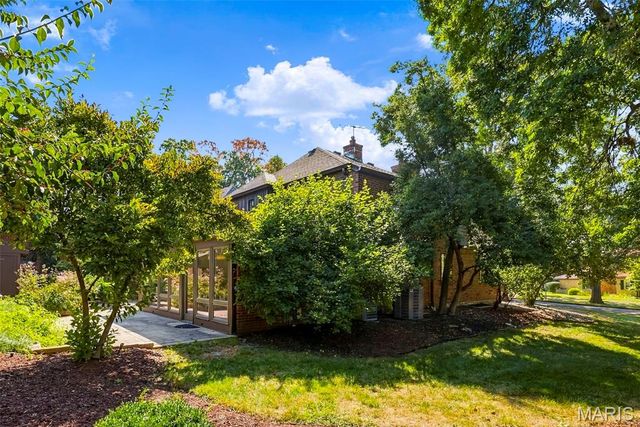 7747 Mohawk Place, Clayton, MO 63105