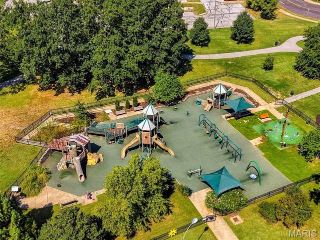 7747 Mohawk Place, Clayton, MO 63105