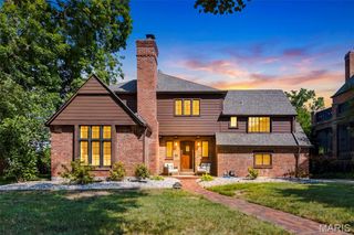 7747 Mohawk Place, Clayton, MO 63105