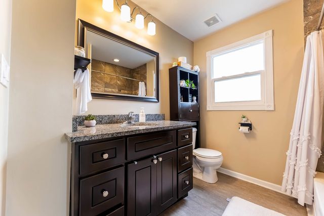 8820 W 85th Place, Justice, IL 60458