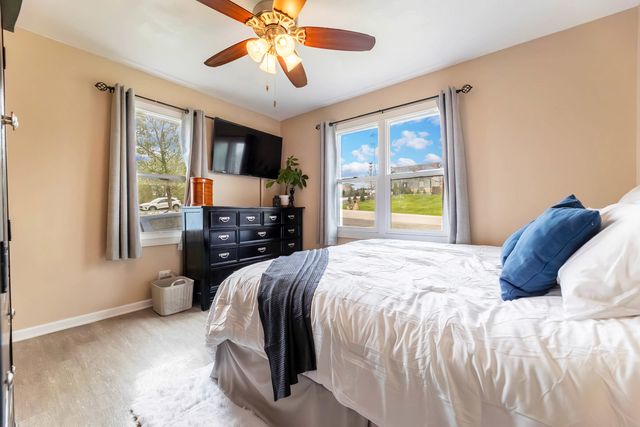 8820 W 85th Place, Justice, IL 60458