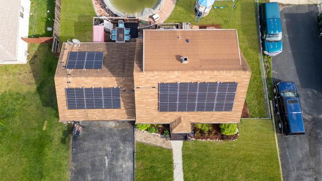 8820 W 85th Place, Justice, IL 60458