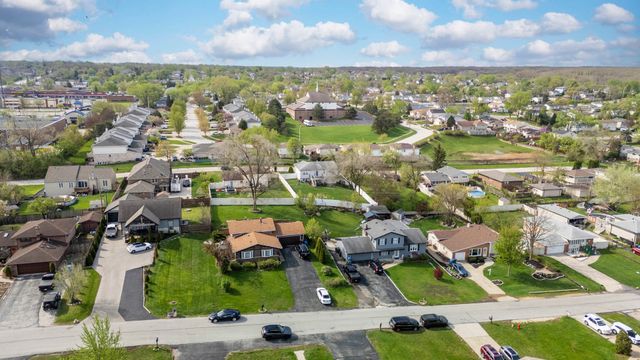 8820 W 85th Place, Justice, IL 60458