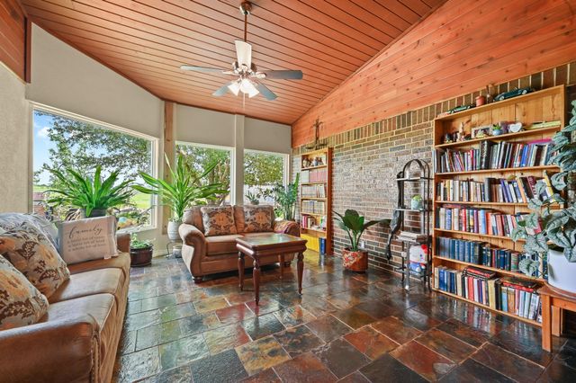 410 Simmons Family Farm RD, Lockhart, TX 78644