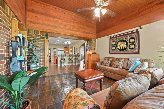 410 Simmons Family Farm RD, Lockhart, TX 78644