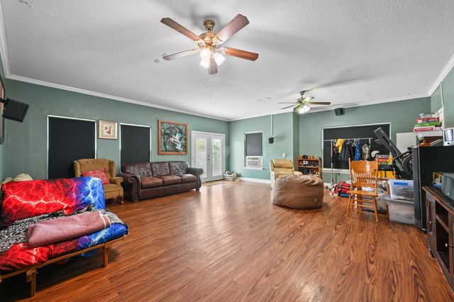 410 Simmons Family Farm RD, Lockhart, TX 78644