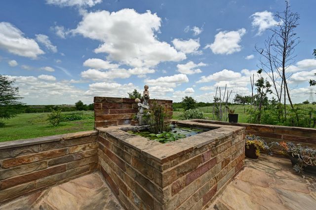 410 Simmons Family Farm RD, Lockhart, TX 78644