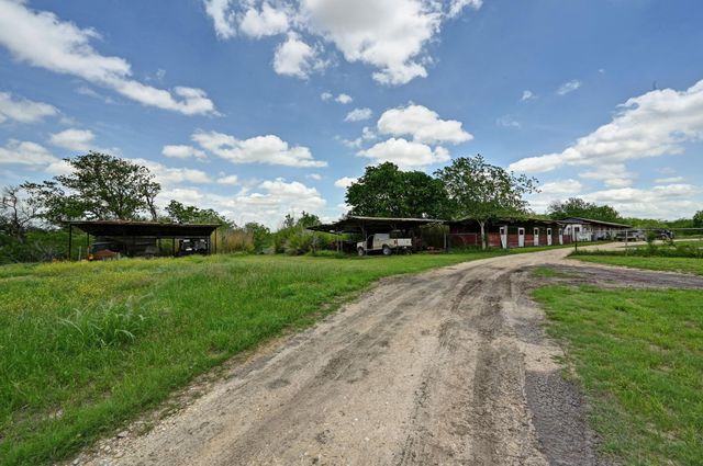410 Simmons Family Farm RD, Lockhart, TX 78644