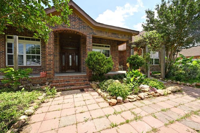 410 Simmons Family Farm RD, Lockhart, TX 78644