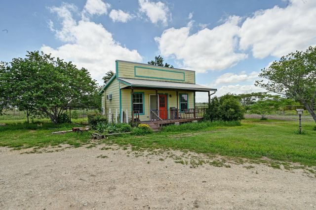 410 Simmons Family Farm RD, Lockhart, TX 78644