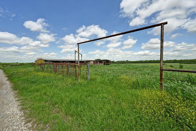 410 Simmons Family Farm RD, Lockhart, TX 78644