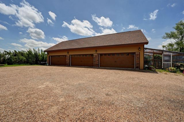 410 Simmons Family Farm RD, Lockhart, TX 78644