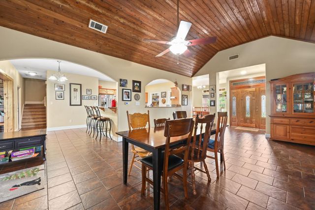 410 Simmons Family Farm RD, Lockhart, TX 78644