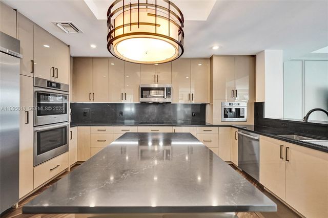 516 Hendricks Isle 2C, Fort Lauderdale, FL 33301