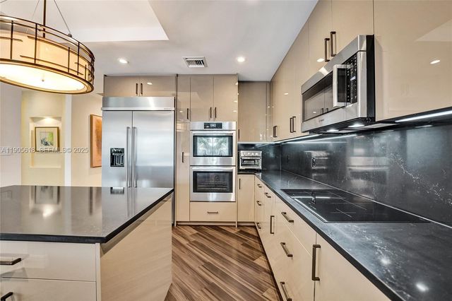 516 Hendricks Isle 2C, Fort Lauderdale, FL 33301