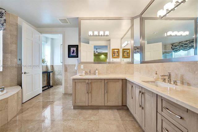 516 Hendricks Isle 2C, Fort Lauderdale, FL 33301