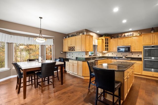 8761 River Run Drive, White Lake, MI 48386