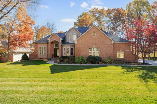 8761 River Run Drive, White Lake, MI 48386