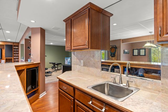 8761 River Run Drive, White Lake, MI 48386