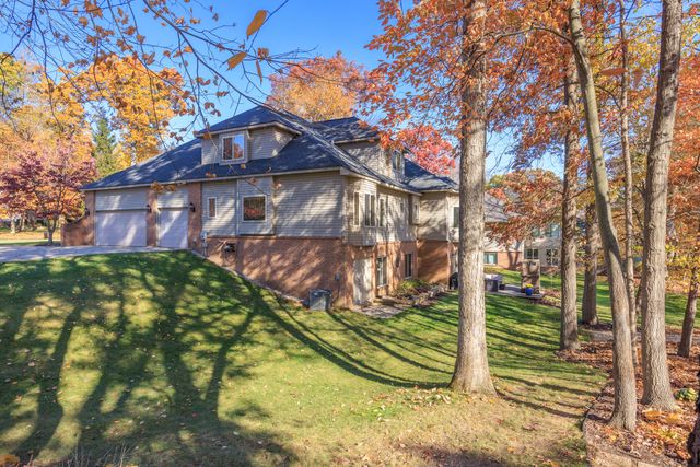 8761 River Run Drive, White Lake, MI 48386