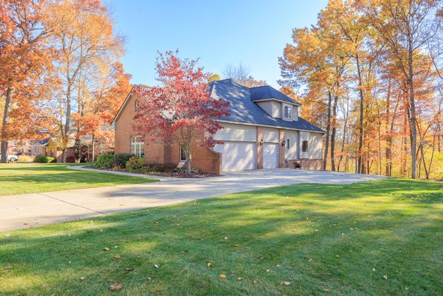 8761 River Run Drive, White Lake, MI 48386