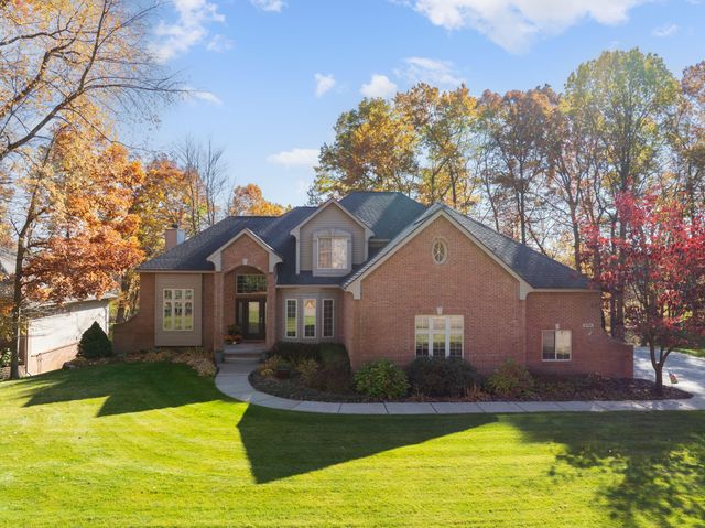 8761 River Run Drive, White Lake, MI 48386