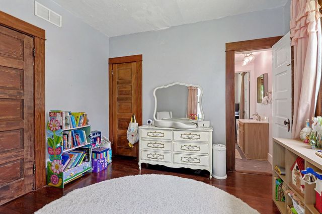 802 N Gilman Ave, Wichita, KS 67203