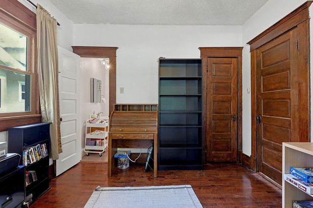 802 N Gilman Ave, Wichita, KS 67203