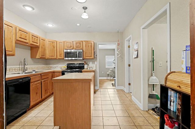 802 N Gilman Ave, Wichita, KS 67203