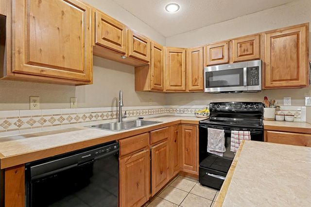 802 N Gilman Ave, Wichita, KS 67203